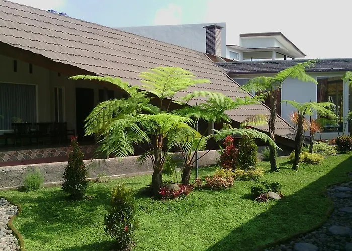 Rumah Kebun Lulu Villa Malang
